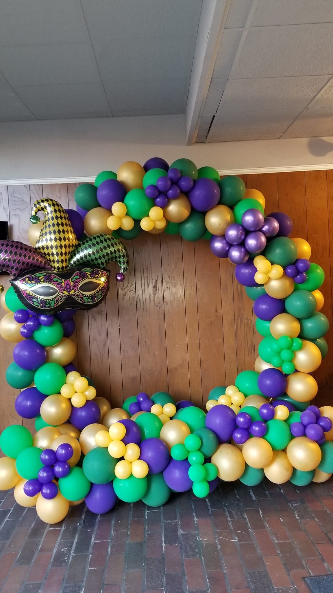 Classic Balloon Garland